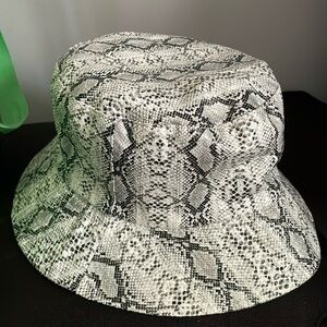 1pc Snake Print Bucket Summer Hats
